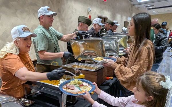 Fort Drum FMWR hosts Thanksgiving meal for the community