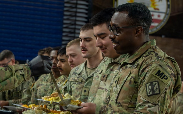 D.C. Safe and Beautiful Mission Troops Gather for Thanksgiving Meal