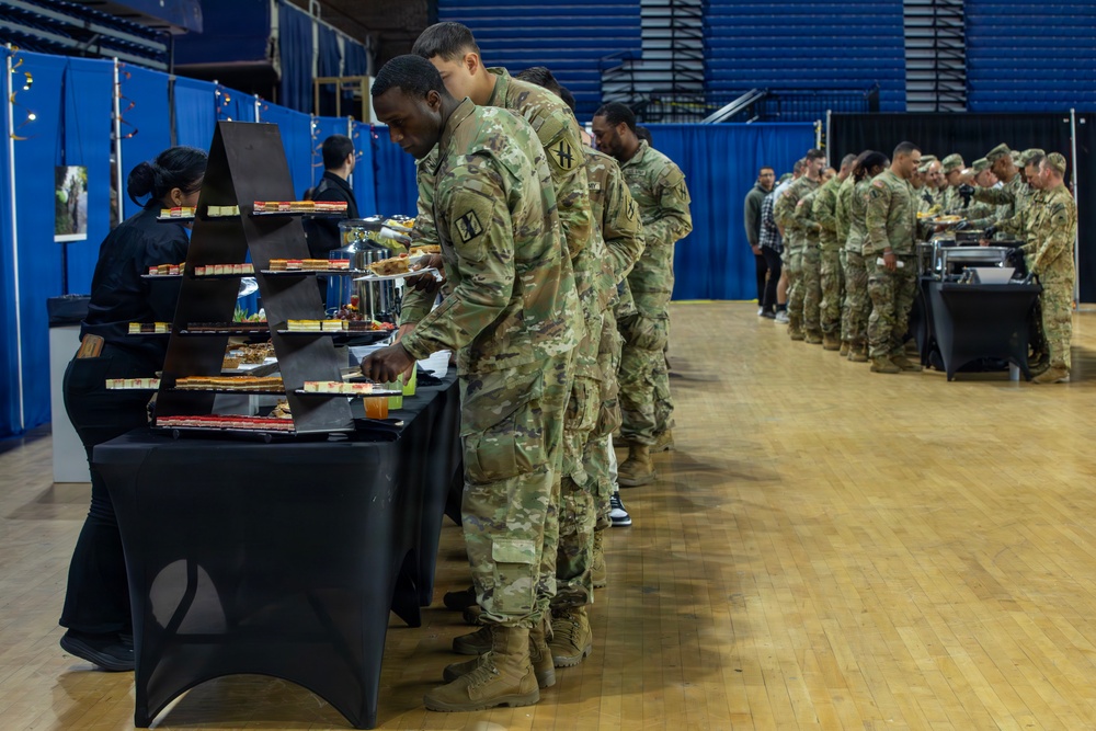 D.C. Safe and Beautiful Mission Troops Gather for Thanksgiving Meal