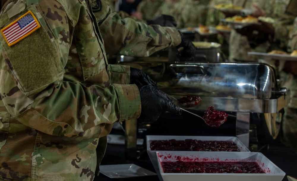 D.C. Safe and Beautiful Mission Troops Gather for Thanksgiving Meal