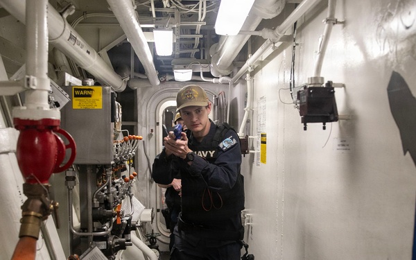 Wayne E. Meyer Conducts Anti-Terrorism Drills