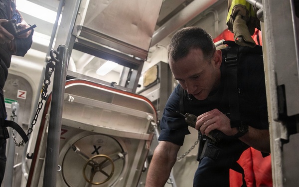 Wayne E. Meyer Conducts Anti-Terrorism Drills