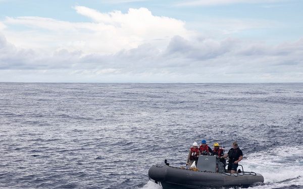 Wayne E. Meyer, Gridley Conduct Small Boat Operations