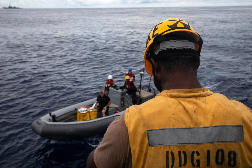 Wayne E. Meyer, Gridley Conduct Small Boat Operations
