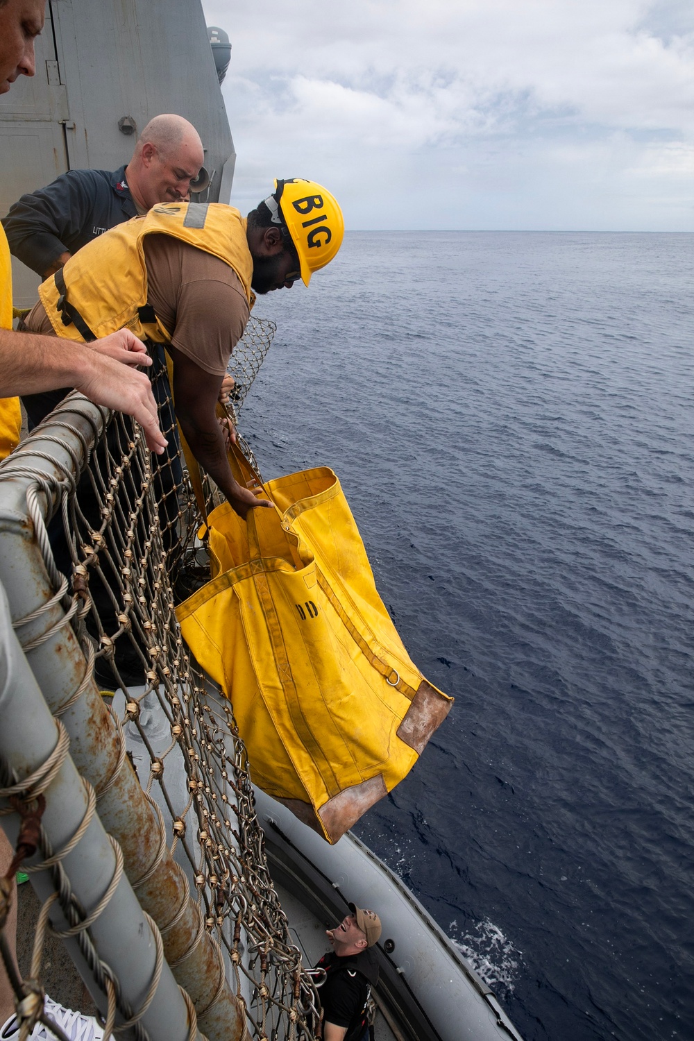 Wayne E. Meyer, Gridley Conduct Small Boat Operations