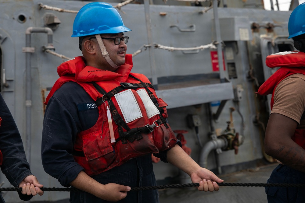 Wayne E. Meyer Conducts Replenishment-at-Sea