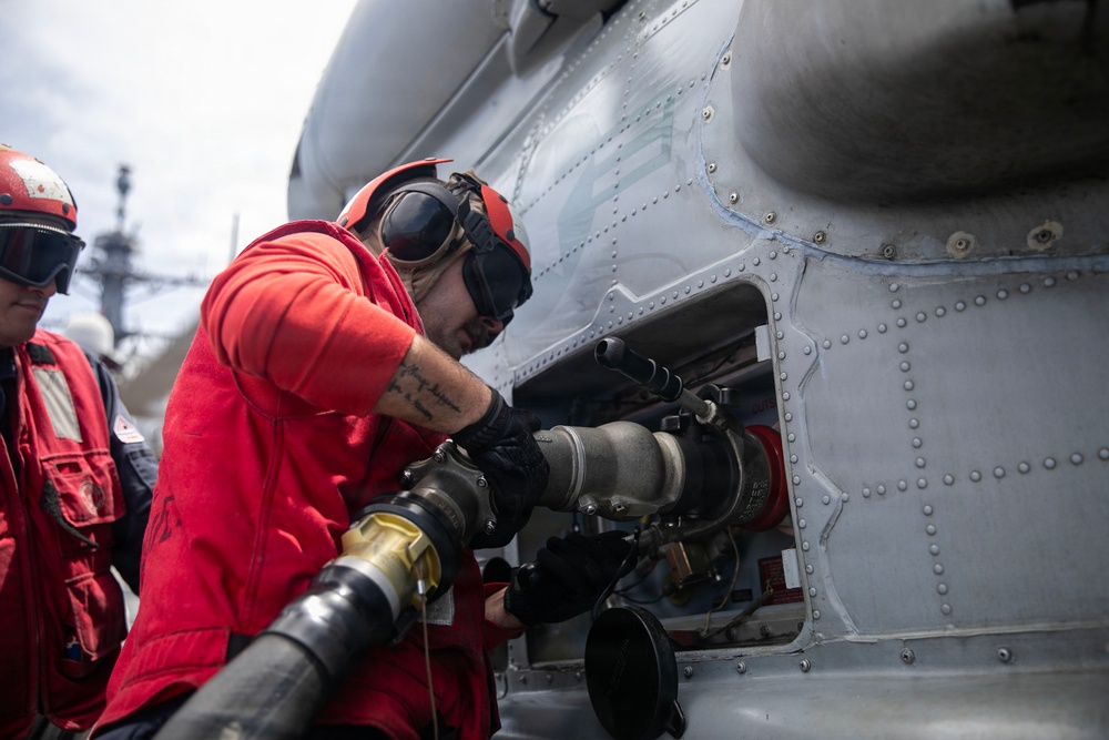Wayne E. Meyer Conducts Flight Operations
