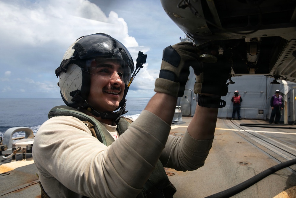 Wayne E. Meyer Conducts Flight Operations