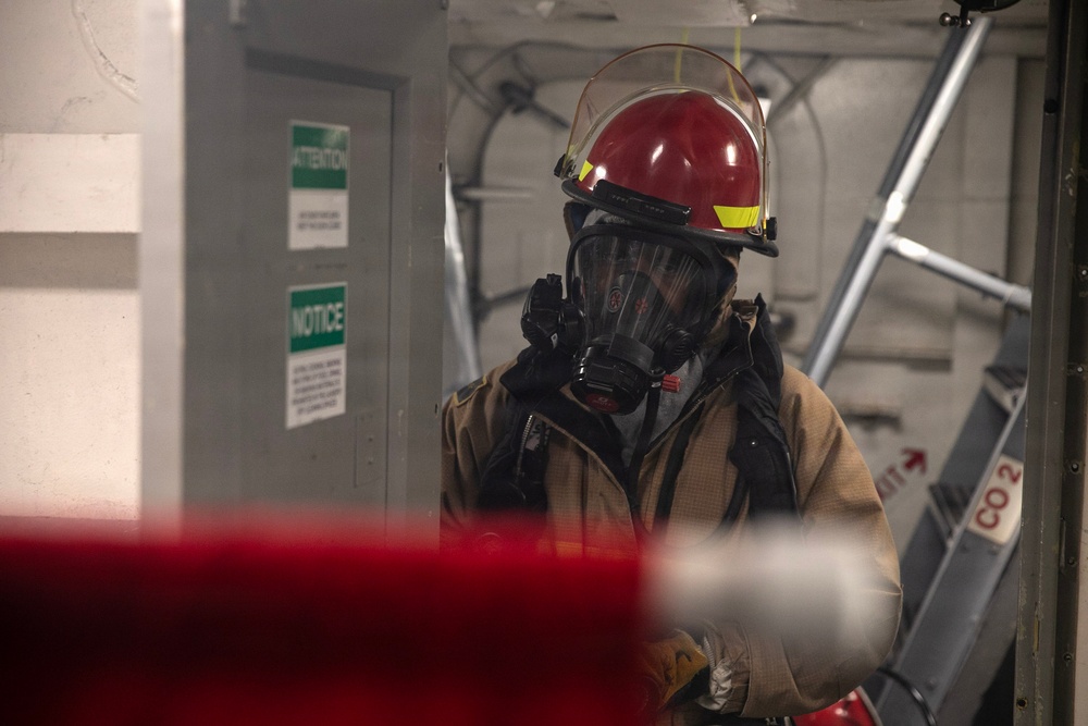 Wayne E. Meyer Conducts Damage Control Drill