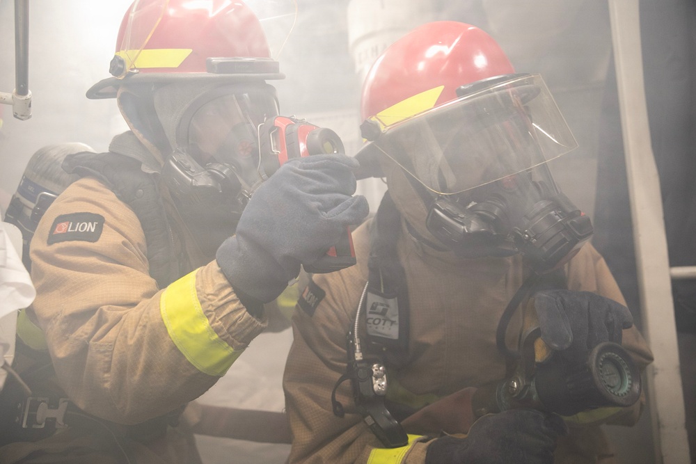 Wayne E. Meyer Conducts Damage Control Drill