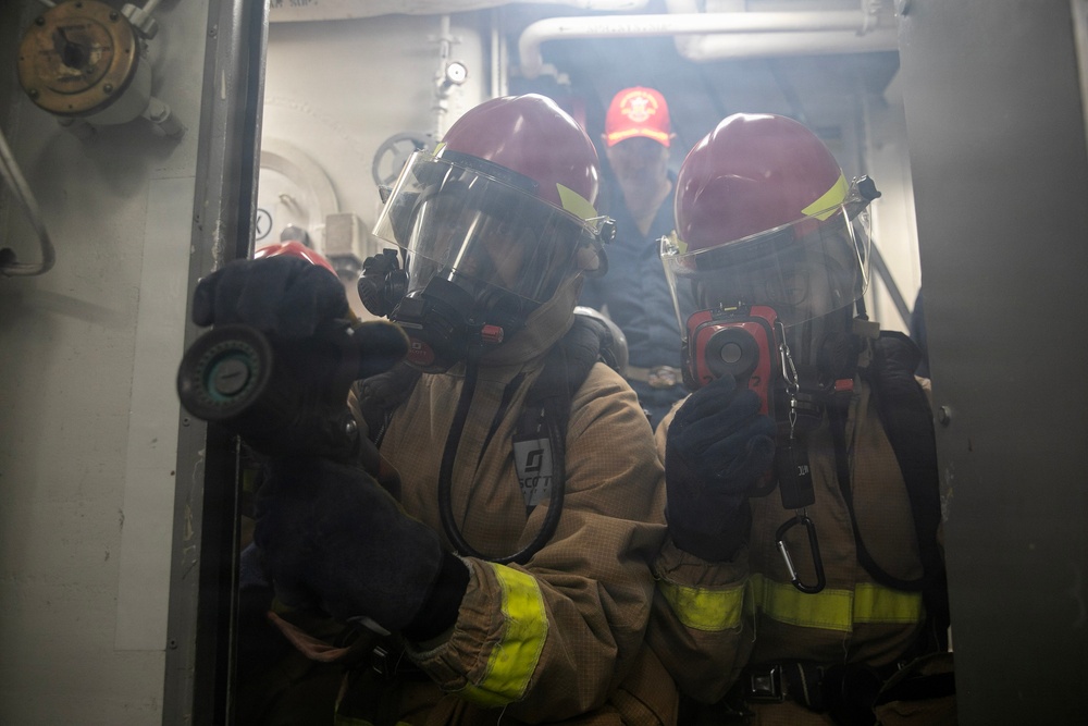 Wayne E. Meyer Conducts Damage Control Drill