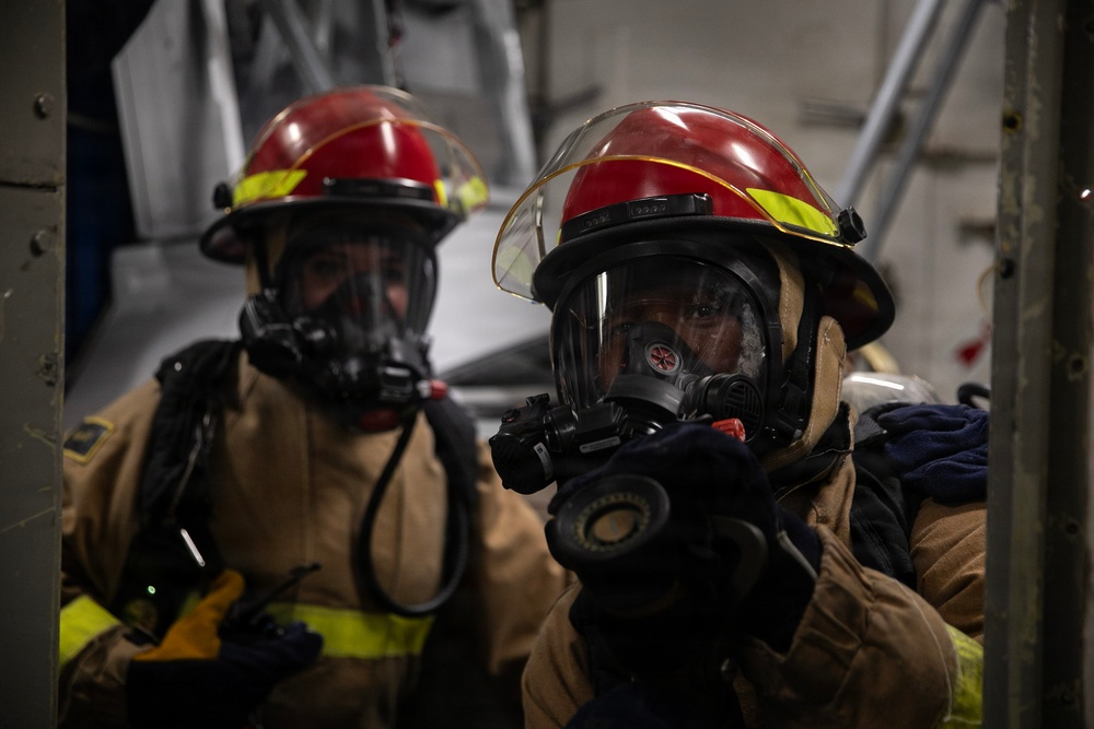 Wayne E. Meyer Conducts Damage Control Drill