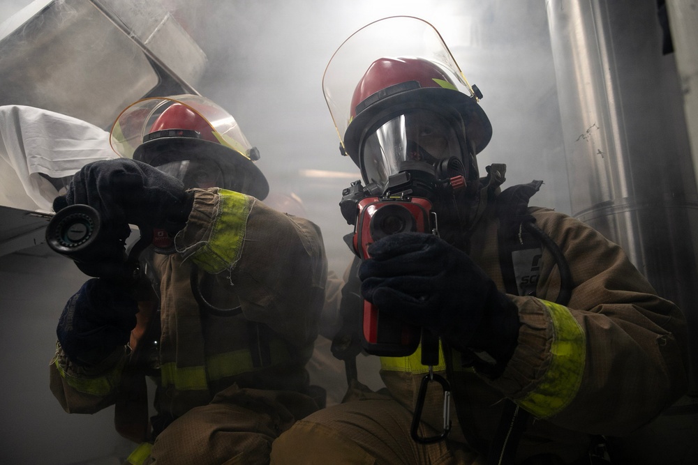 Wayne E. Meyer Conducts Damage Control Drill