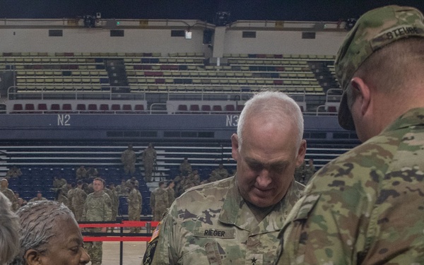 Giving Thanks: D.C. National Guard Leaders and Families Serve Holiday Meal