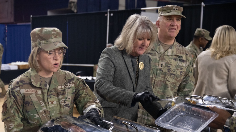 Giving Thanks: D.C. National Guard Leaders and Families Serve Holiday Meal