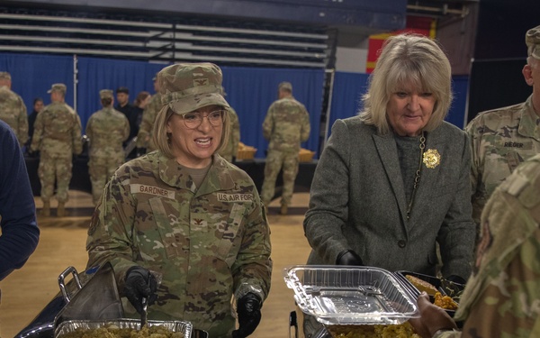 Giving Thanks: D.C. National Guard Leaders and Families Serve Holiday Meal