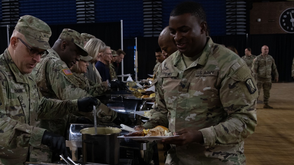 Giving Thanks: D.C. National Guard Leaders and Families Serve Holiday Meal