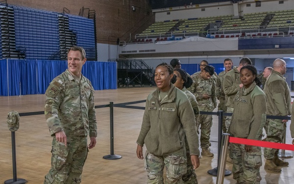 Giving Thanks: D.C. National Guard Leaders and Families Serve Holiday Meal