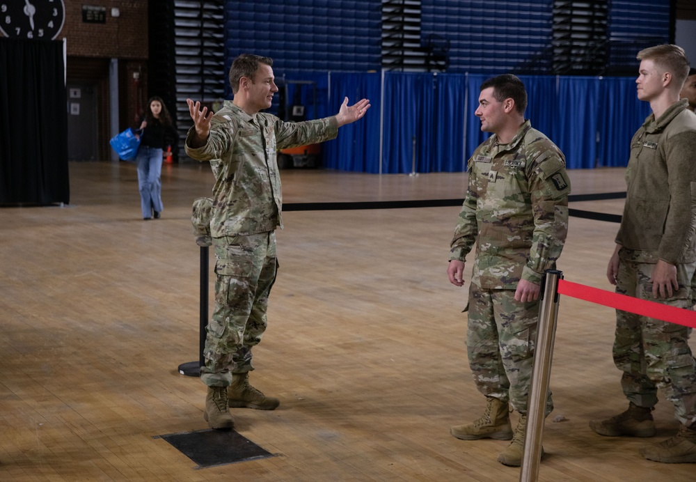 Giving Thanks: D.C. National Guard Leaders and Families Serve Holiday Meal