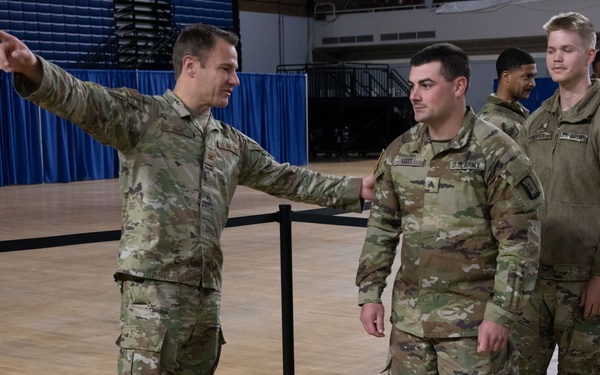 Giving Thanks: D.C. National Guard Leaders and Families Serve Holiday Meal