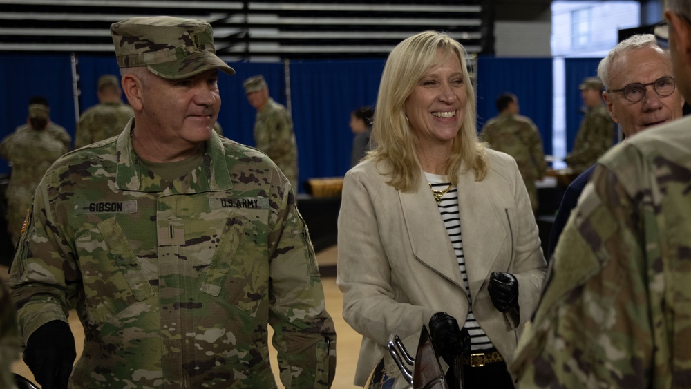 Giving Thanks: D.C. National Guard Leaders and Families Serve Holiday Meal