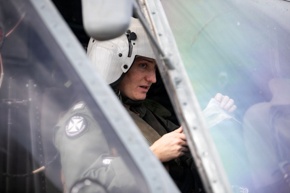 Wayne E. Meyer Conducts Flight Operations