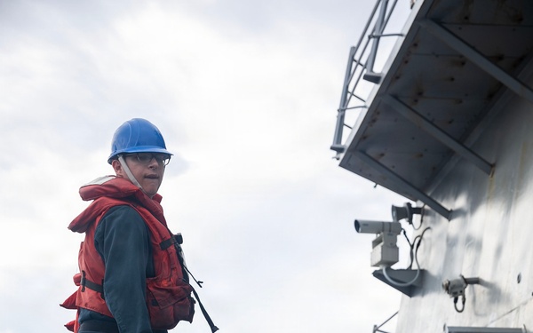 Wayne E. Meyer Conducts Replenishment-at-Sea