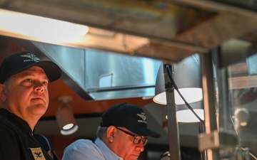 VSFB Leadership Welcomes Congressman to Serve Thanksgiving Meals to Guardians and Airmen.