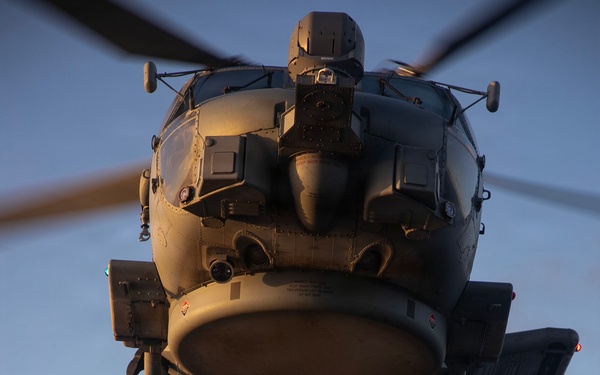Wayne E. Meyer Conducts Flight Operations