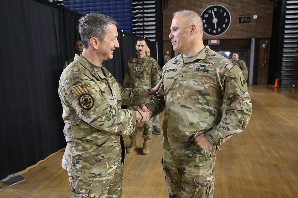 JTF-DC Leaders Serve Thanksgiving Meal to Soldiers and Airmen