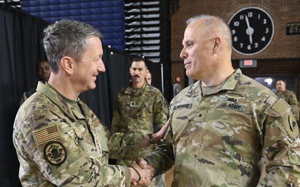 JTF-DC Leaders Serve Thanksgiving Meal to Soldiers and Airmen