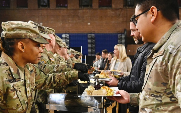 JTF-DC Leaders Serve Thanksgiving Meal to Soldiers and Airmen