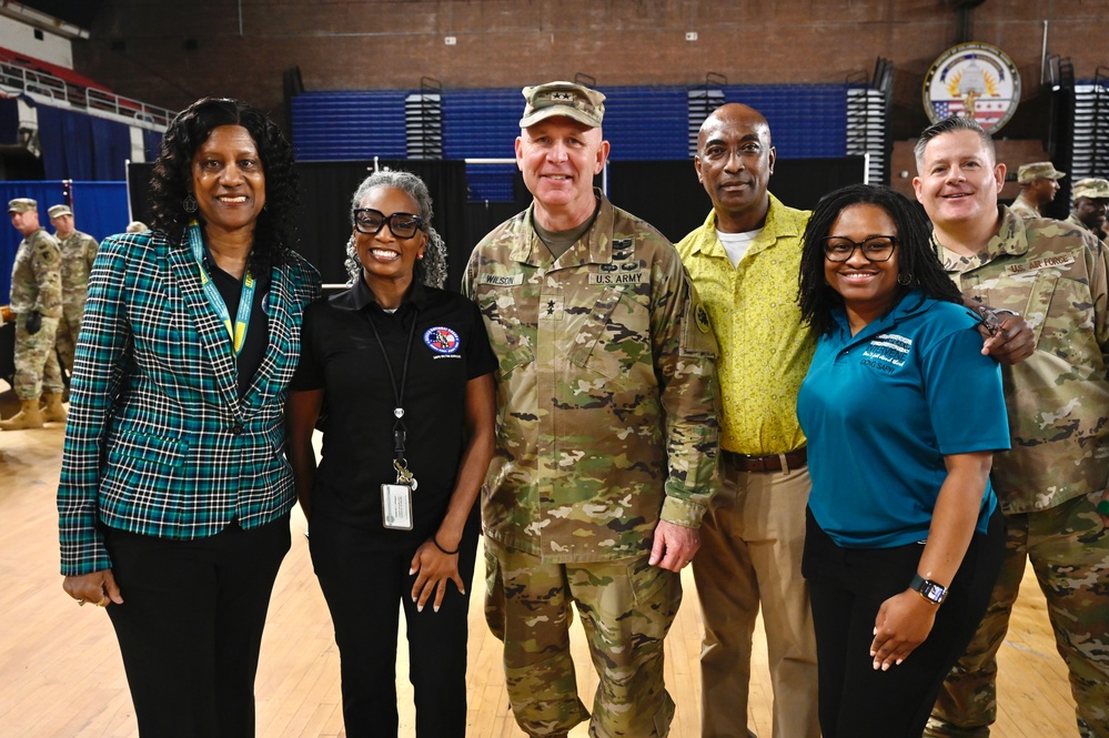 JTF-DC Leaders Serve Thanksgiving Meal to Soldiers and Airmen