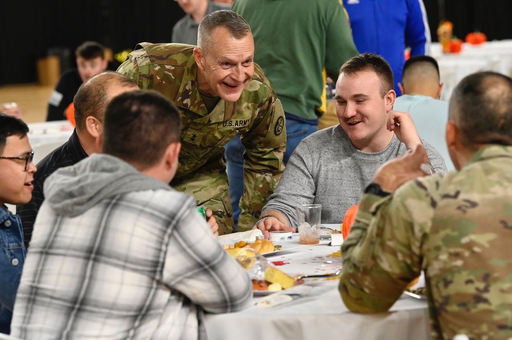 JTF-DC Leaders Serve Thanksgiving Meal to Soldiers and Airmen