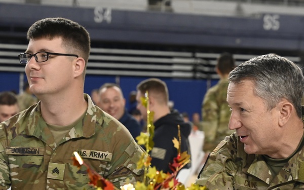 JTF-DC Leaders Serve Thanksgiving Meal to Soldiers and Airmen