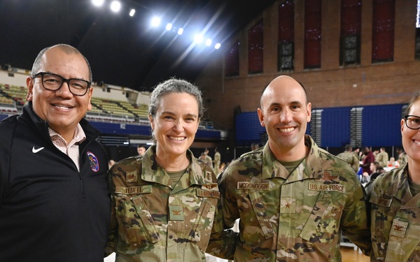 JTF-DC Leaders Serve Thanksgiving Meal to Soldiers and Airmen