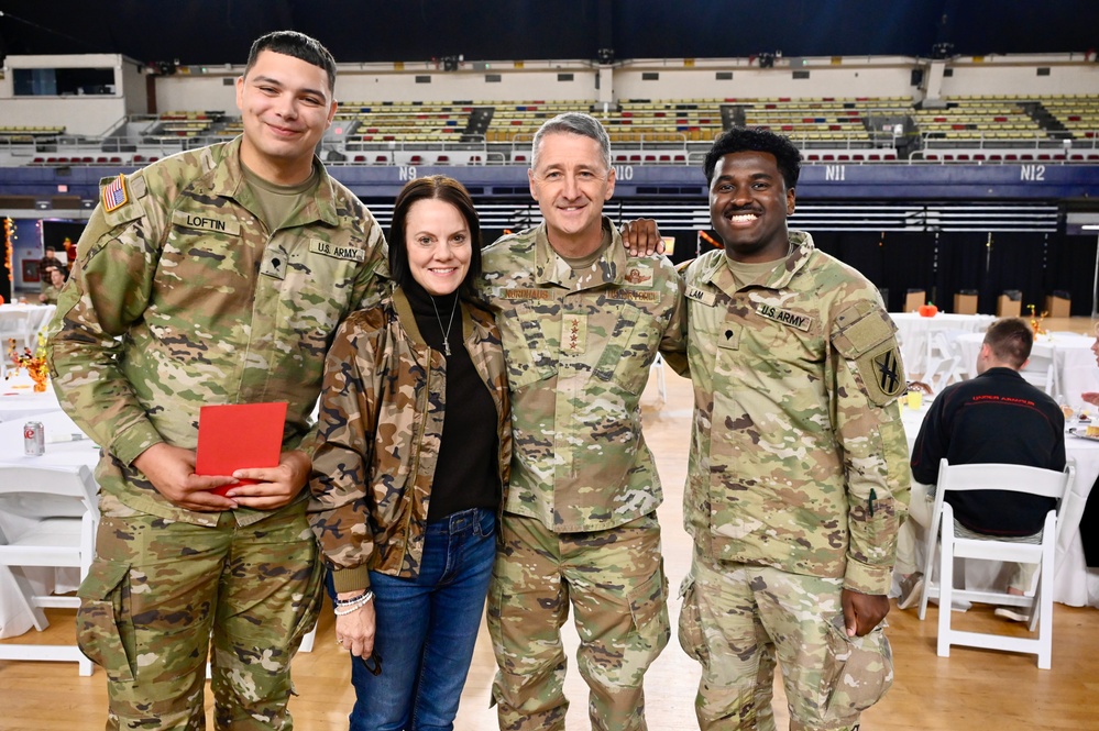 JTF-DC Leaders Serve Thanksgiving Meal to Soldiers and Airmen