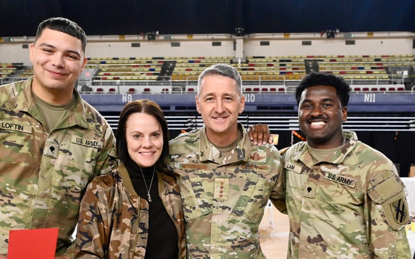 JTF-DC Leaders Serve Thanksgiving Meal to Soldiers and Airmen