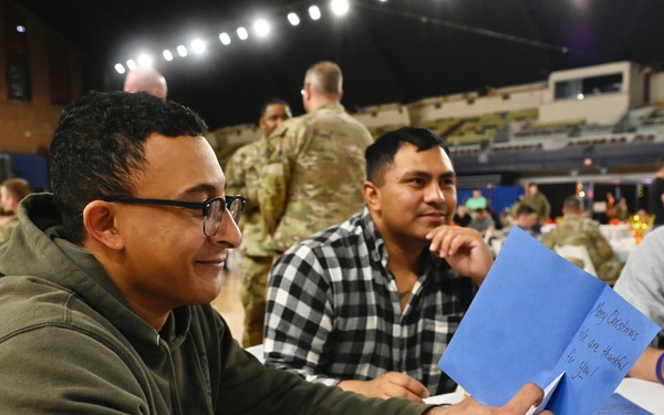 JTF-DC Leaders Serve Thanksgiving Meal to Soldiers and Airmen