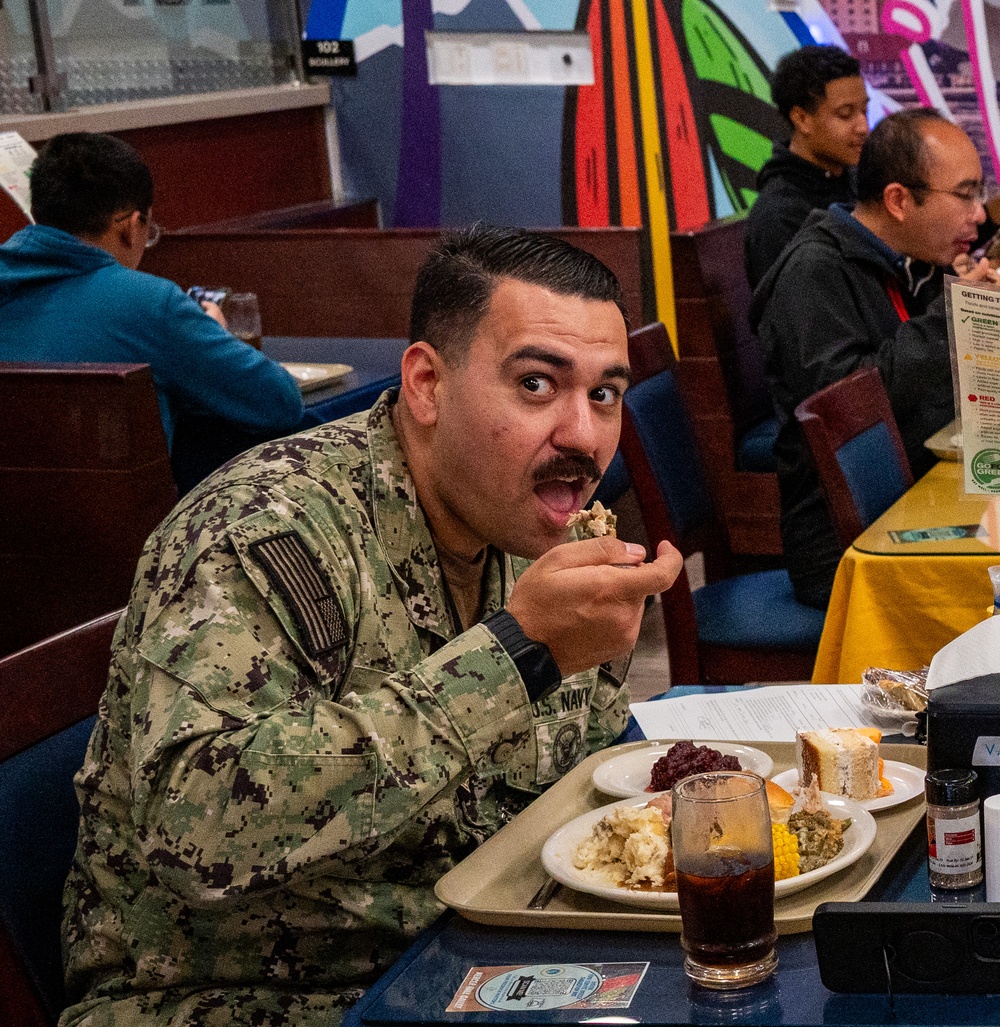 Commander Navy Region Southwest Serves Sailors on Thanksgiving