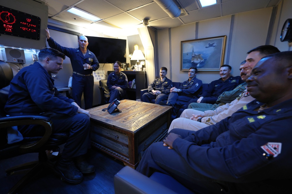 USS Roosevelt (DDG 80) Receives VCNO Thanksgiving Call