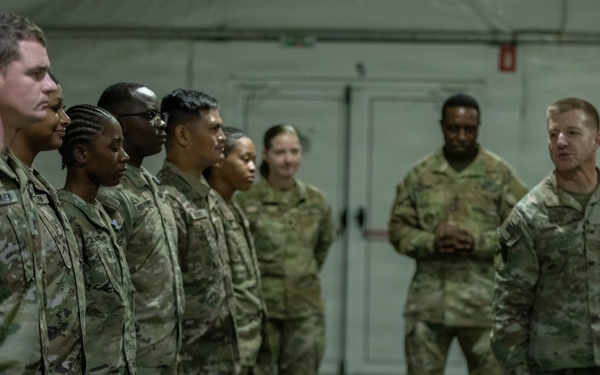 3rd ID commanding general presents awards for 2025 Thanksgiving day service