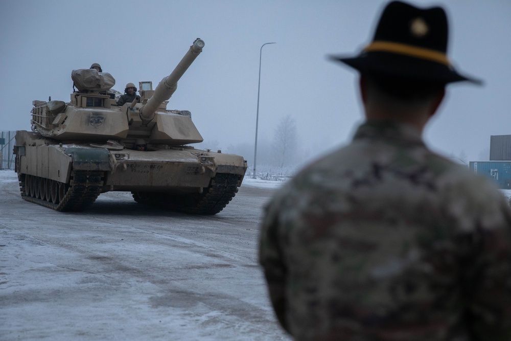 Command Senior Enlisted Leader, Chief Warrant Officer Zoltán Kaszab Visits Camp Tapa