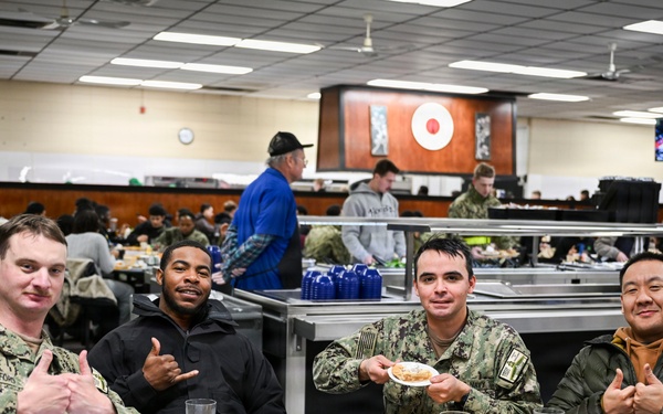 American Legion National President Serves Sailors for Thanksgiving