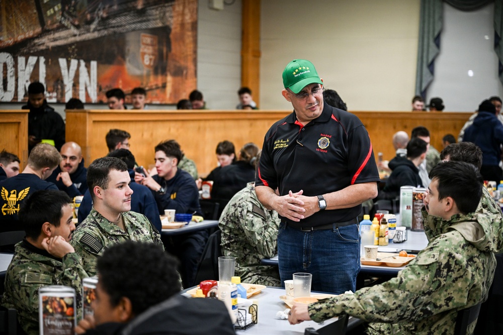 American Legion National President Serves Sailors for Thanksgiving