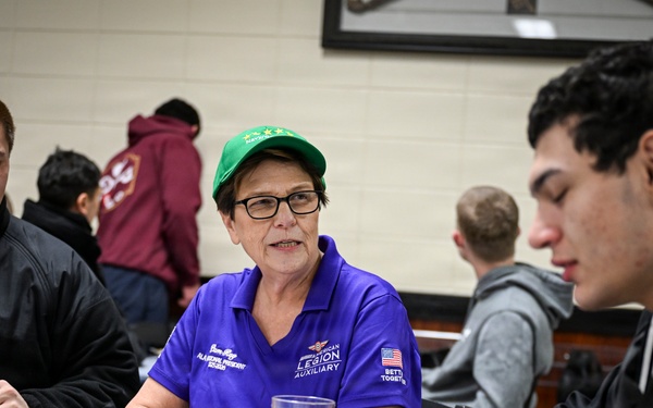 American Legion National President Serves Sailors for Thanksgiving