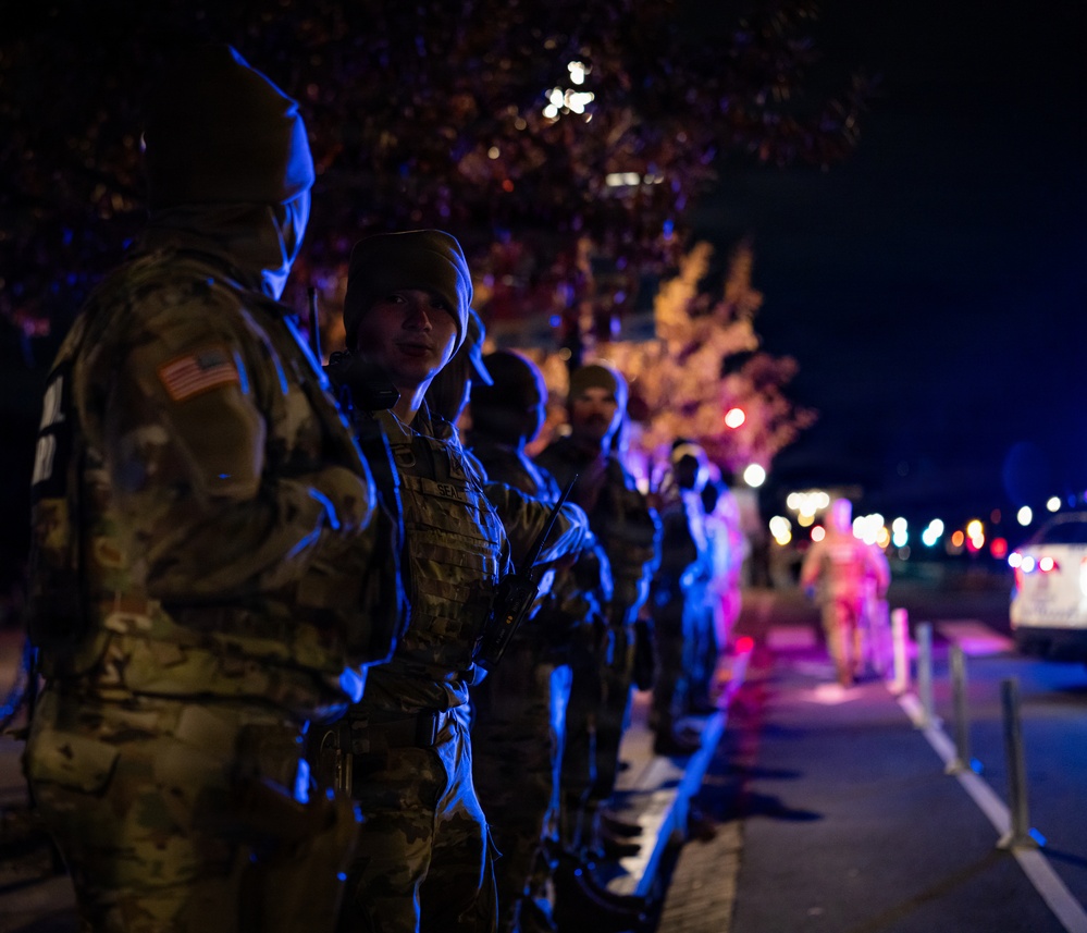 Joint Task Force–DC Honors the Fallen During Safe and Beautiful Mission