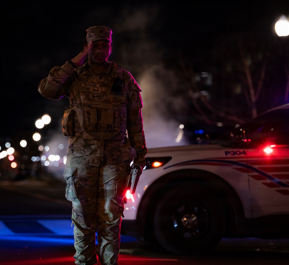 Joint Task Force–DC Honors the Fallen During Safe and Beautiful Mission