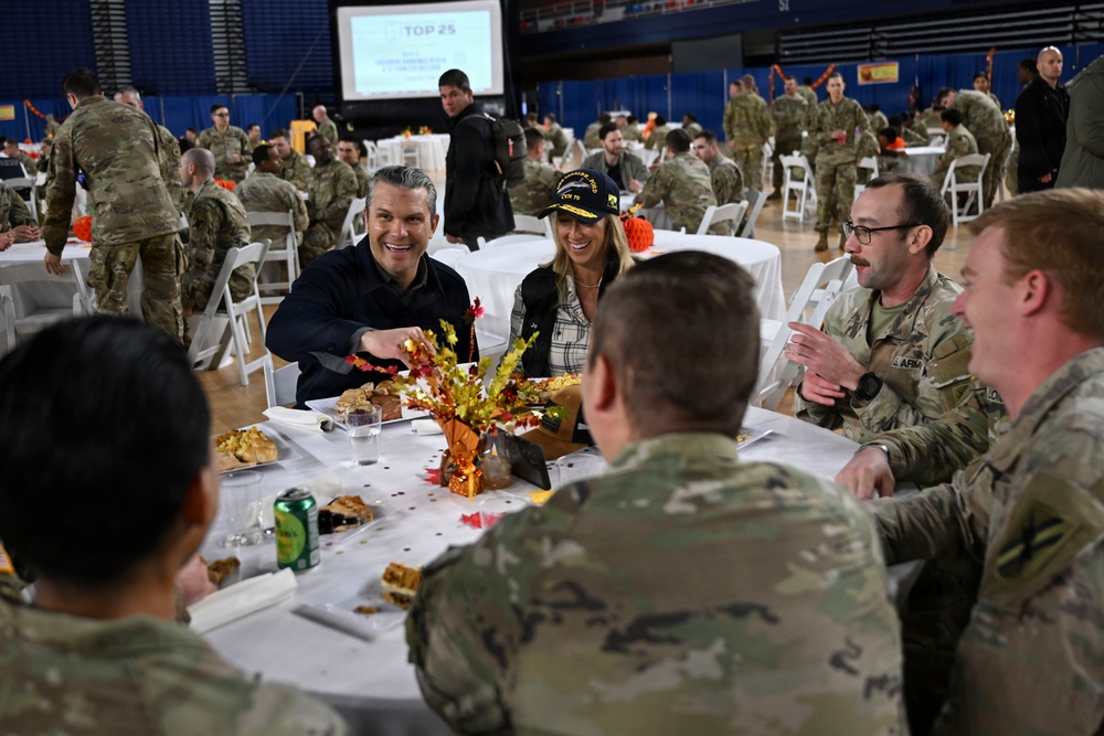 Secretary of War Serves National Guardsmen a Thanksgiving Meal
