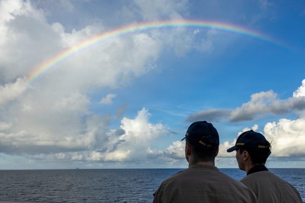 USS Mahan (DDG 72) Underway Refueling
